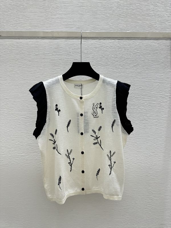 Sweater from Scarlettluxury