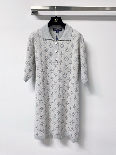 Tee from Scarlettluxury