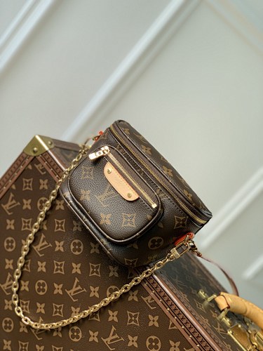 Louis Vuitton crossbody bag
