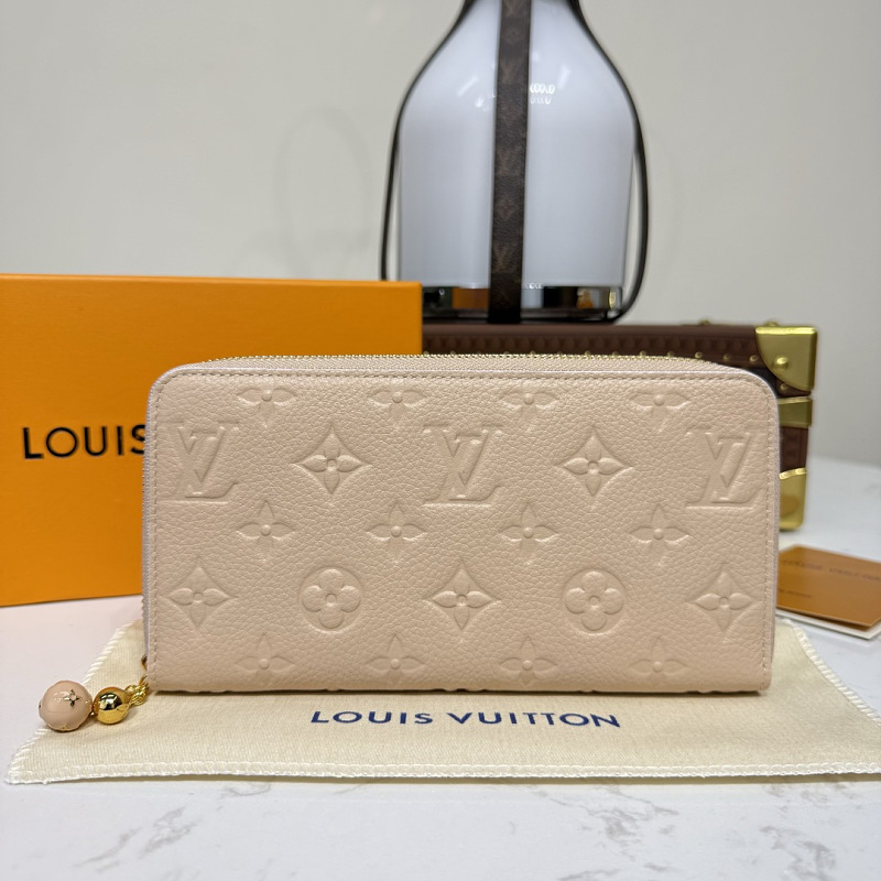 Wallet from Scarlettluxury