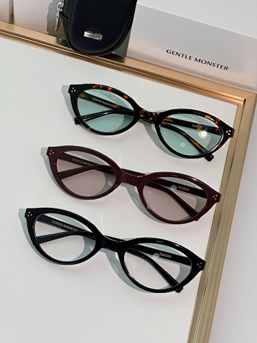 Glasses from Scarlettluxury