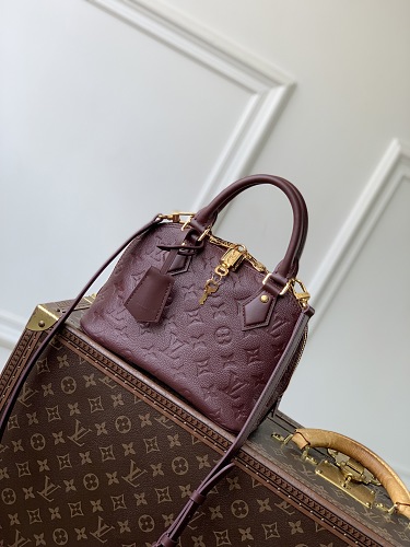 Louis Vuitton crossbody bag