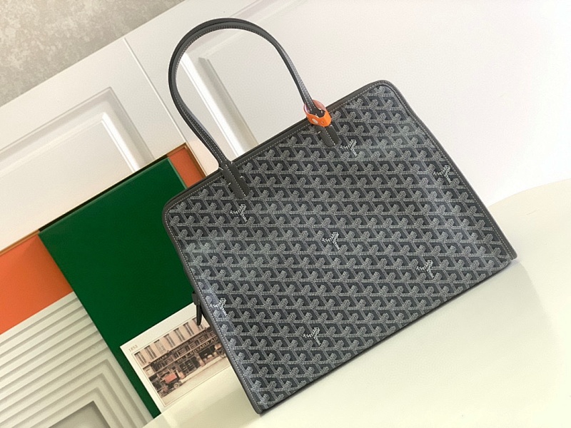 Goyard bag