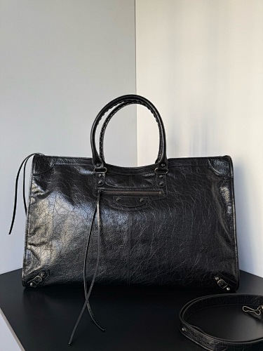 Travel bag from Scarlettluxury