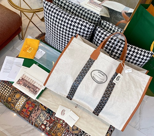 Goyard bag