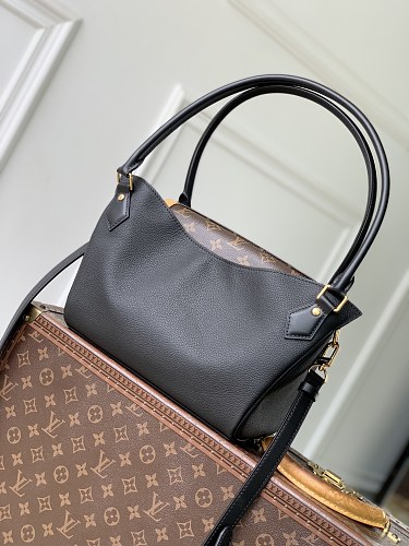 Louis Vuitton crossbody bag