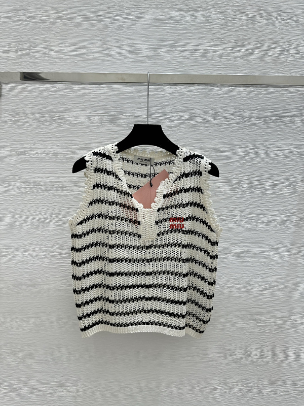 Sweater from Scarlettluxury