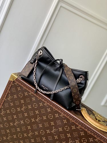 Louis Vuitton shopping bag
