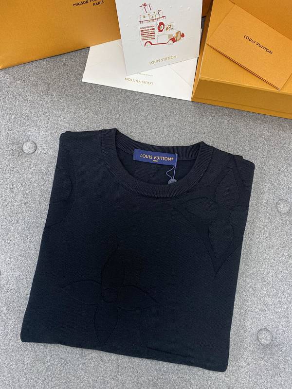Tee from Scarlettluxury