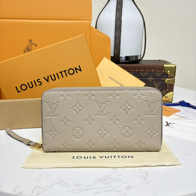 Louis Vuitton clutch