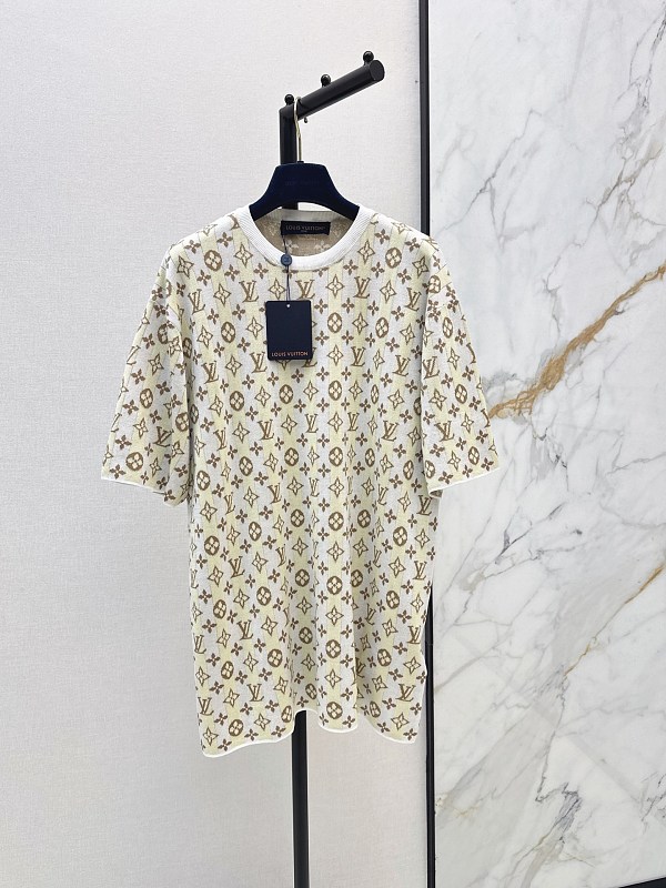 Tee from Scarlettluxury