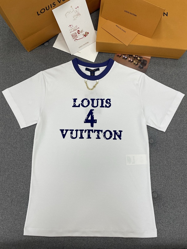 Tee from Scarlettluxury