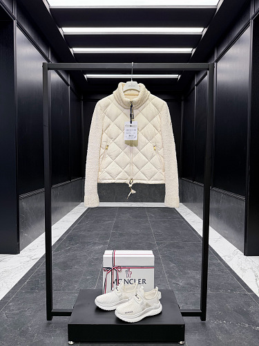 Moncler shopping bag