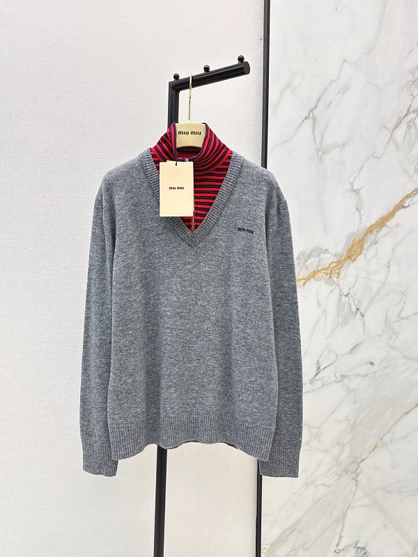 Sweater from Scarlettluxury