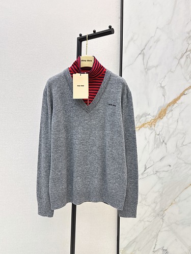 Sweater from Scarlettluxury