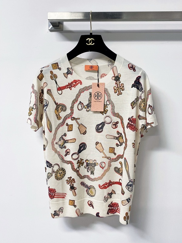 Tee from Scarlettluxury