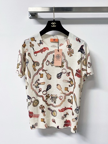 Tee from Scarlettluxury