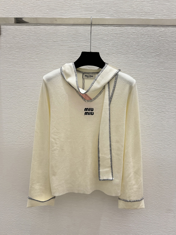 Sweater from Scarlettluxury