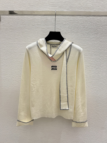 Sweater from Scarlettluxury