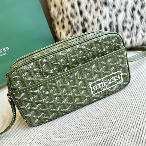 Camera bag from Scarlettluxury