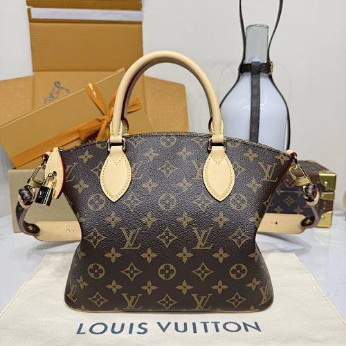 Louis Vuitton crossbody bag