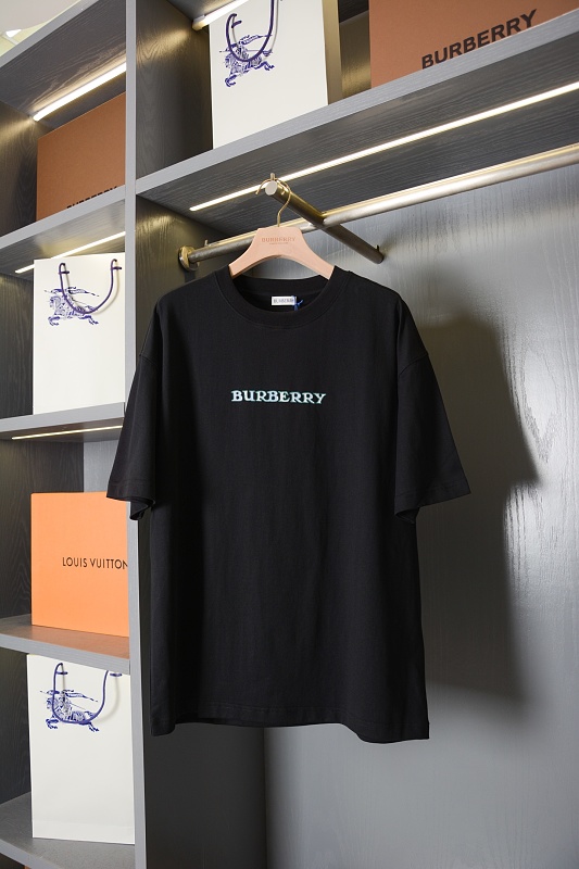 Burberry tee