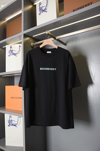 Burberry tee