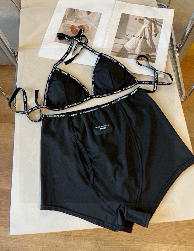 Set from Scarlettluxury