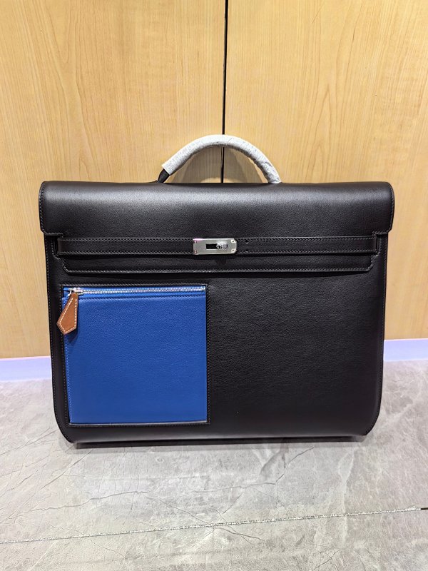 Messenger bag from Scarlettluxury
