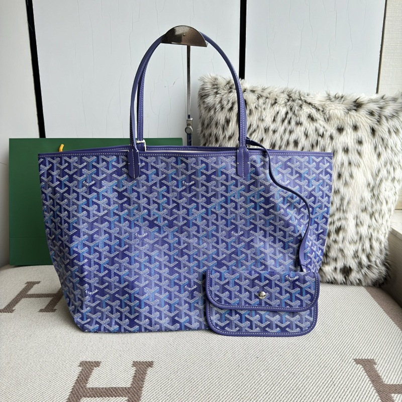 Goyard tote bag