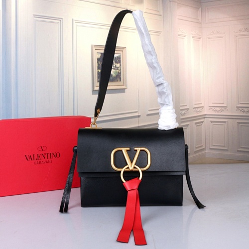 Valentino Garavani E W Vring