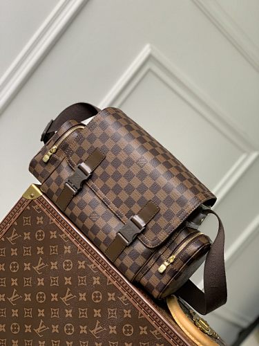Camera bag from Scarlettluxury
