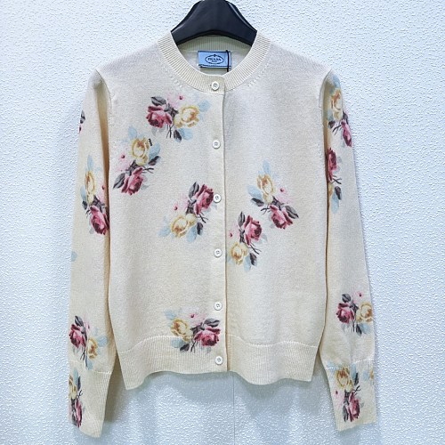 Sweater from Scarlettluxury