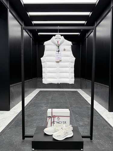 Moncler shopping bag