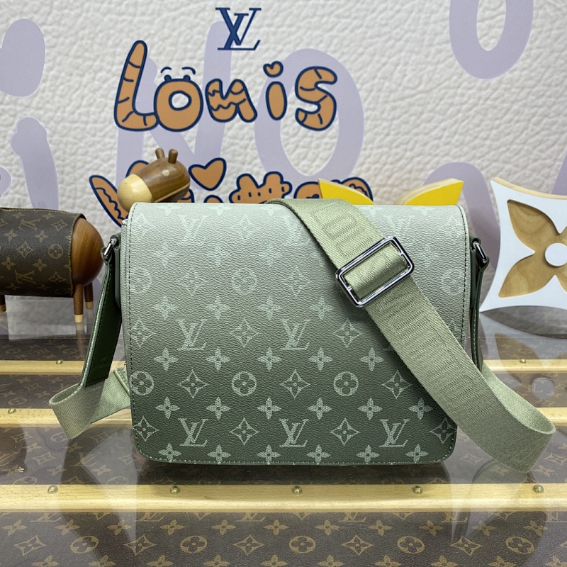 Louis Vuitton District Monogram Gradient Monogram 26 7 20cm