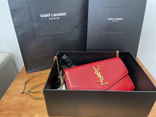 Card holder from Scarlettluxury