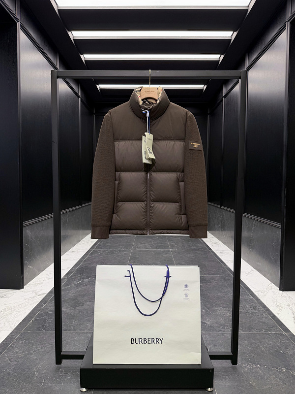 Burberry shopping bag