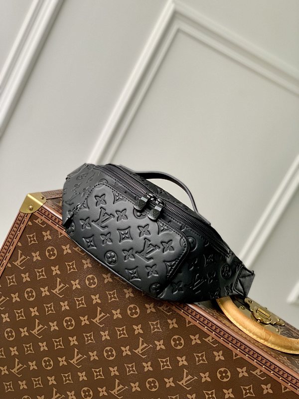 Louis Vuitton crossbody bag