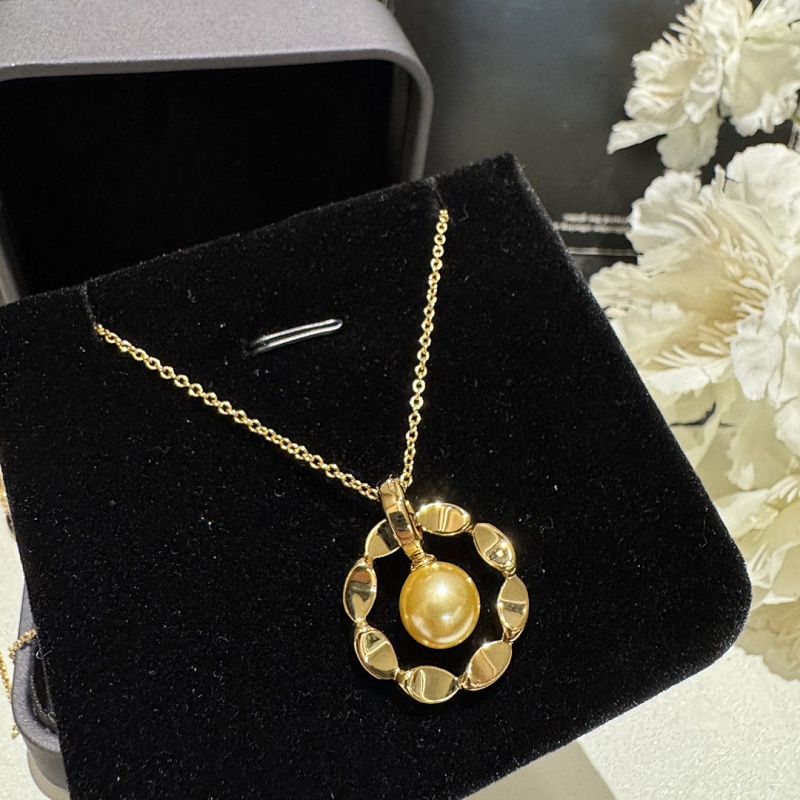 Necklace from Scarlettluxury