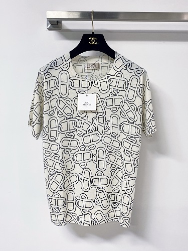 Tee from Scarlettluxury