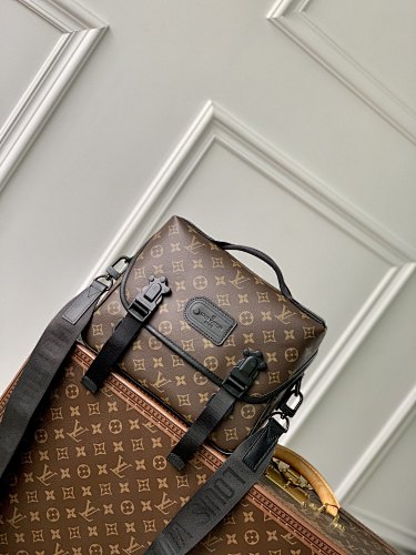 Louis Vuitton messenger bag