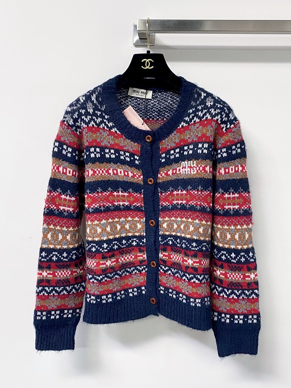 Sweater from Scarlettluxury