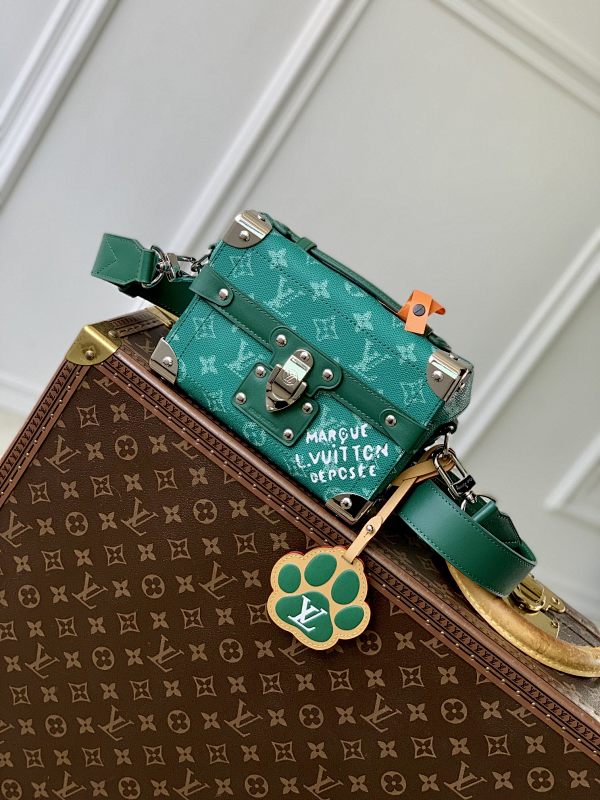 Louis Vuitton crossbody bag
