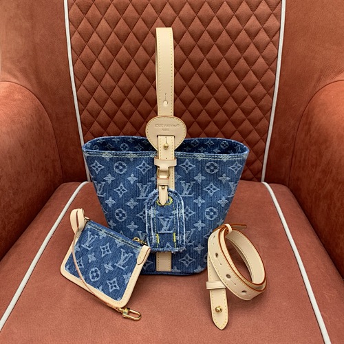 Louis Vuitton crossbody bag