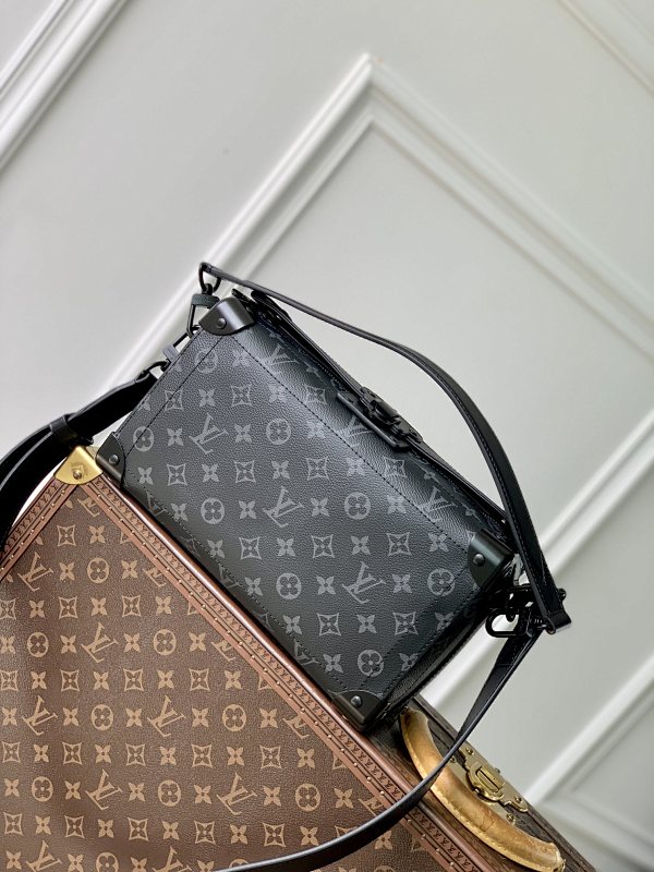 Louis Vuitton crossbody bag