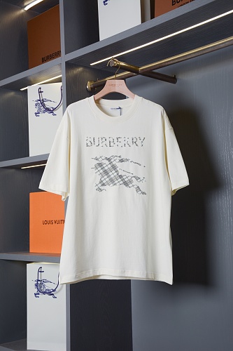 Burberry tee