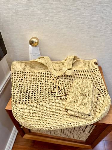 Shopping bag from Scarlettluxury