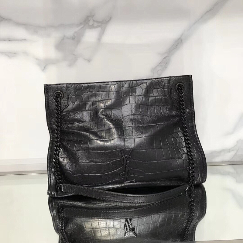 Shopping bag from Scarlettluxury