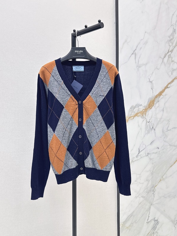 Sweater from Scarlettluxury