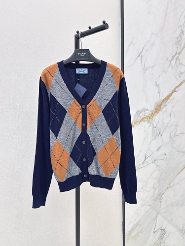Sweater from Scarlettluxury
